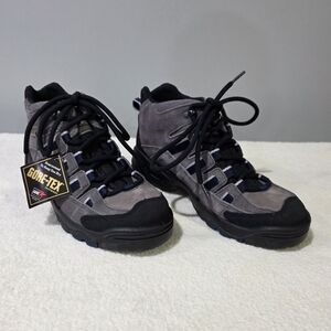 NWT LL Bean GTX Mountain Treads Mid Cut Lightweight Hiking Boots. 8.5 Gorpcore